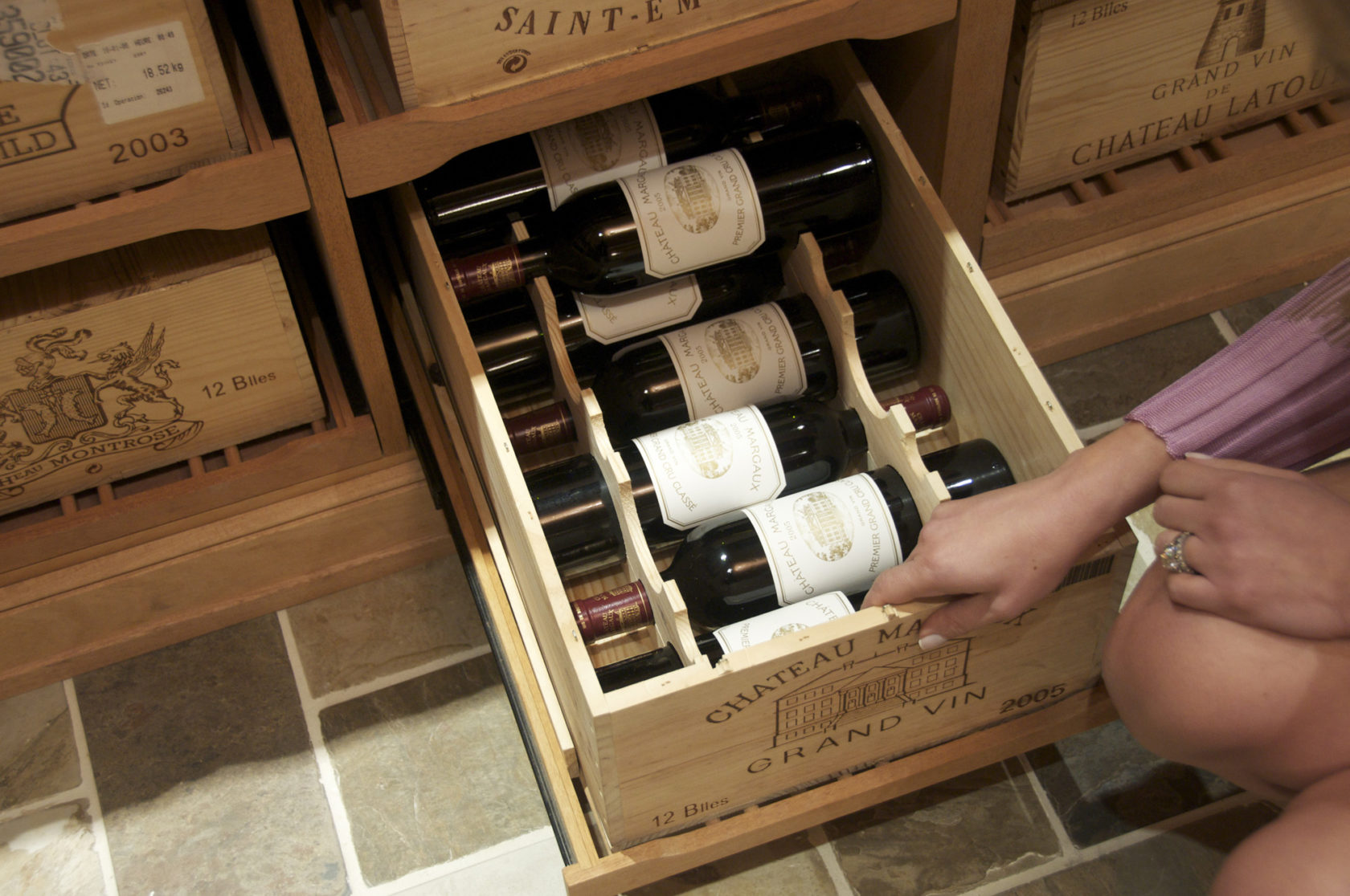 Case storage for wine cellars