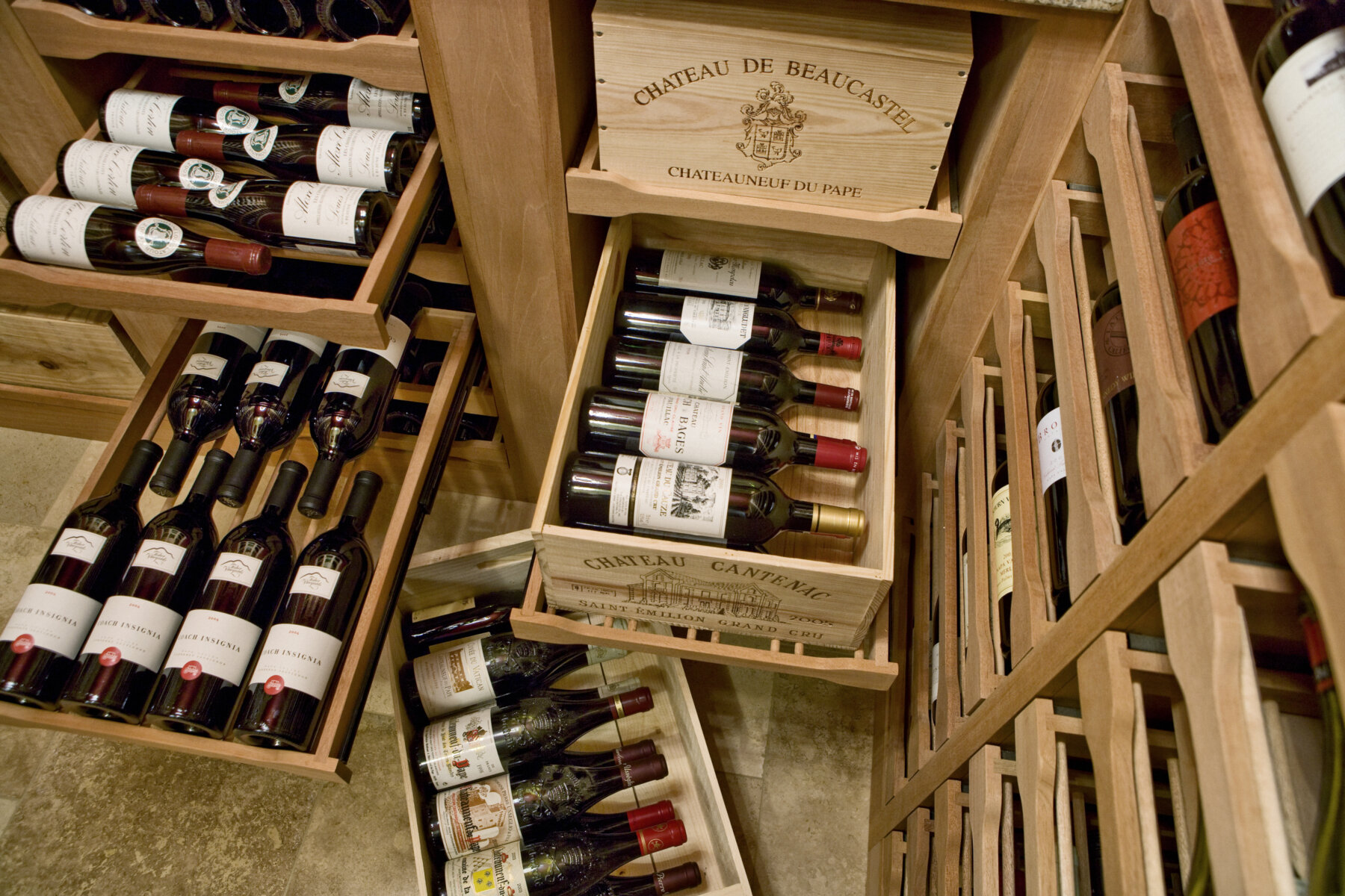 Pullout wine drawers for cases and single bottles
